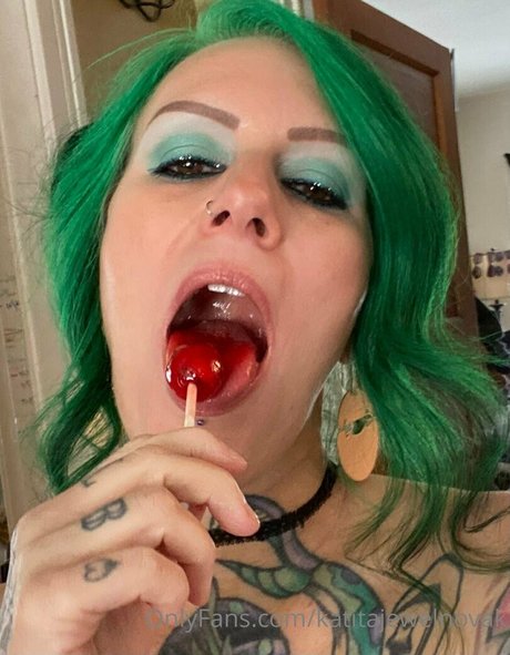 Nacktes geleaktes OnlyFans-Foto von Katitajewelnovak