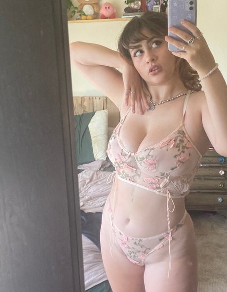 Nacktes geleaktes OnlyFans-Foto von Oatmilkmommy
