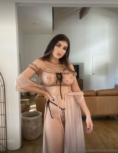 Nacktes geleaktes OnlyFans-Foto von Nicole Thorne