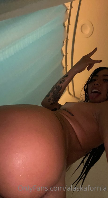 Nacktes geleaktes OnlyFans-Foto von Alaska