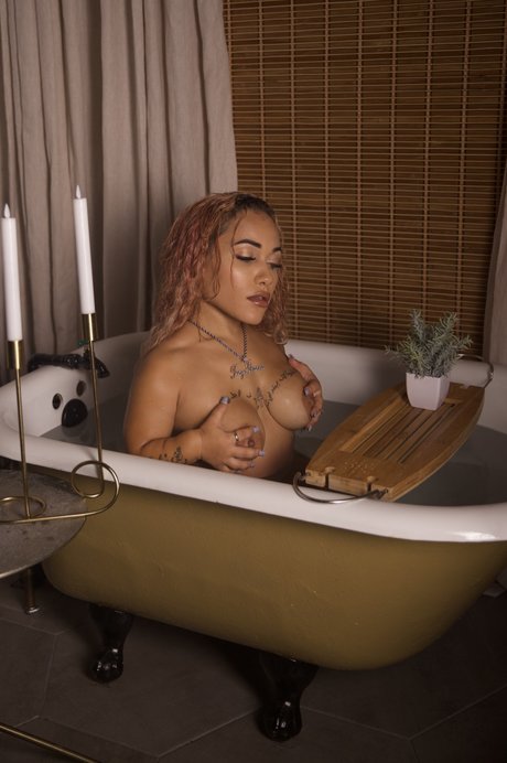 Nacktes geleaktes OnlyFans-Foto von Tanya Tehanna