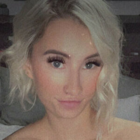 Nacktes geleaktes OnlyFans-Foto von Aria Adams
