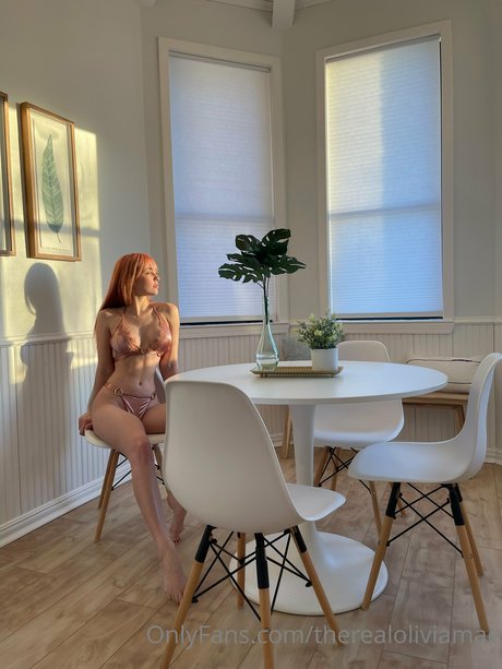 Nacktes geleaktes OnlyFans-Foto von Olivia Mae