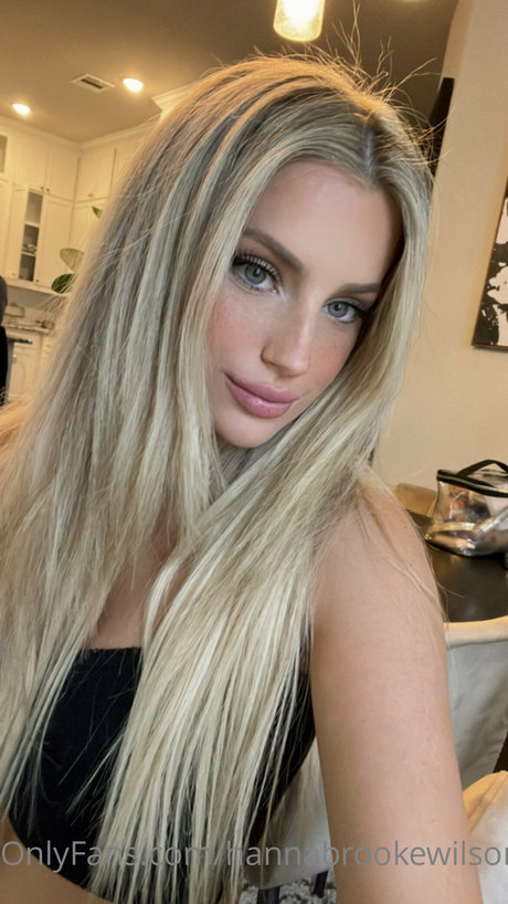 Nacktes geleaktes OnlyFans-Foto von Hanna Brooke Wilson