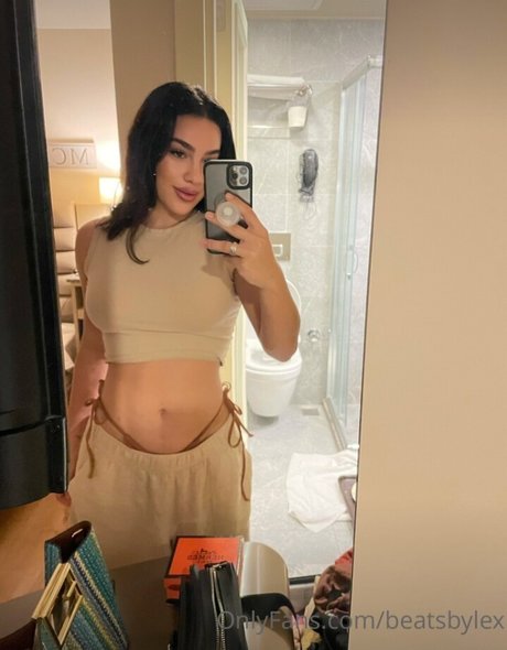 Nacktes geleaktes OnlyFans-Foto von Lex