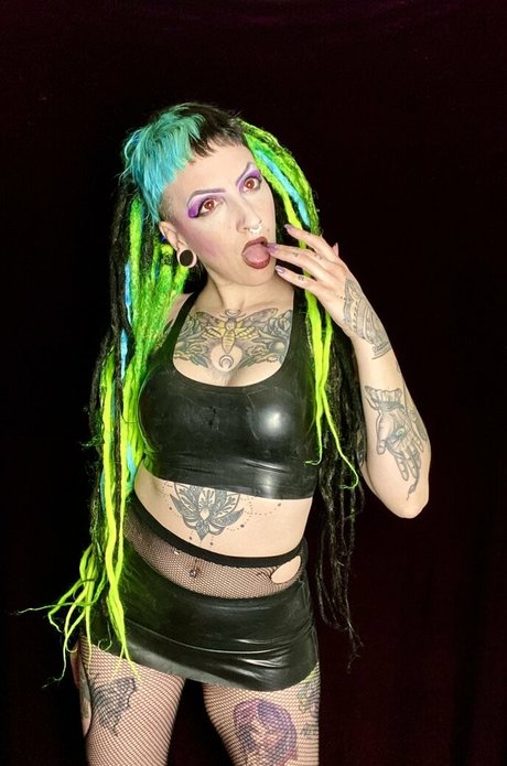 Nacktes geleaktes OnlyFans-Foto von Elfspitfree