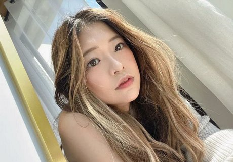 Nacktes geleaktes OnlyFans-Foto von Kkatamina