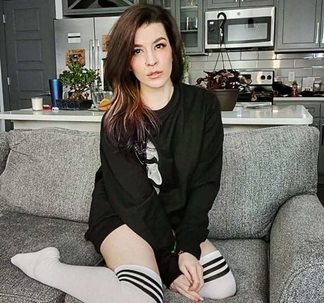 Nacktes geleaktes OnlyFans-Foto von Kat Gunn