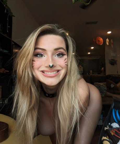 Nacktes geleaktes OnlyFans-Foto von Katerino