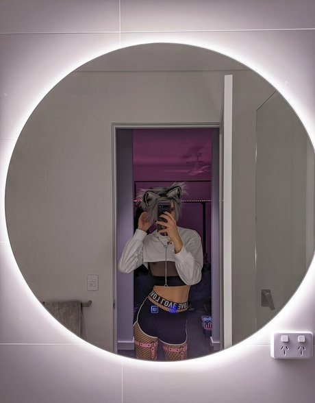 Nacktes geleaktes OnlyFans-Foto von Femboypup