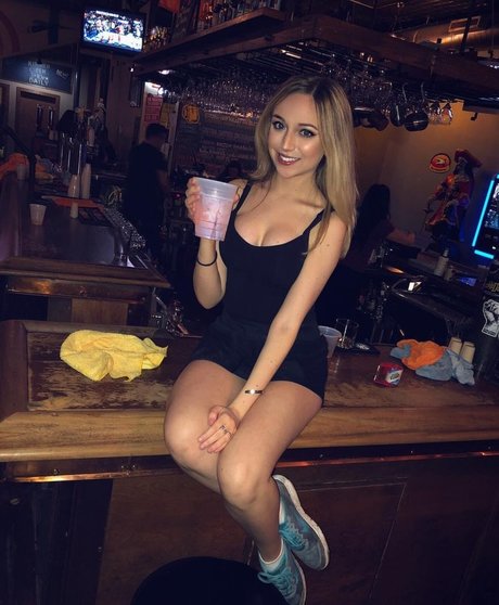 Nacktes geleaktes OnlyFans-Foto von Ellie Schnitt