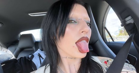 Nacktes geleaktes OnlyFans-Foto von Deathbyromy