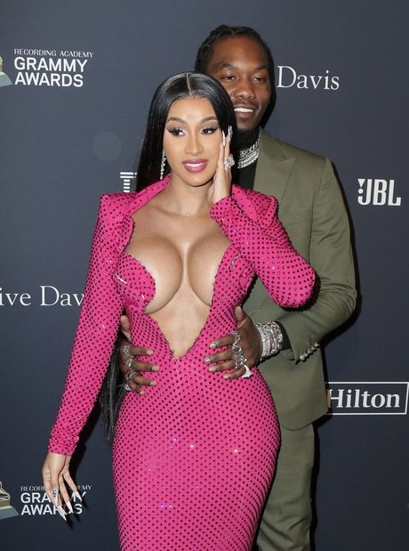 Nacktes geleaktes OnlyFans-Foto von Cardi B