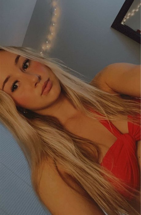 Nacktes geleaktes OnlyFans-Foto von Emily Rickwood