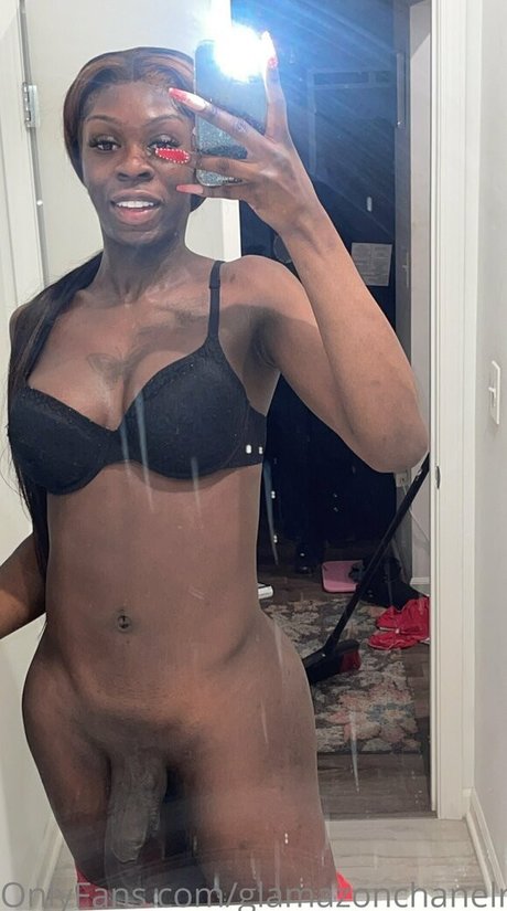 Nacktes geleaktes OnlyFans-Foto von Glamazonchanelr