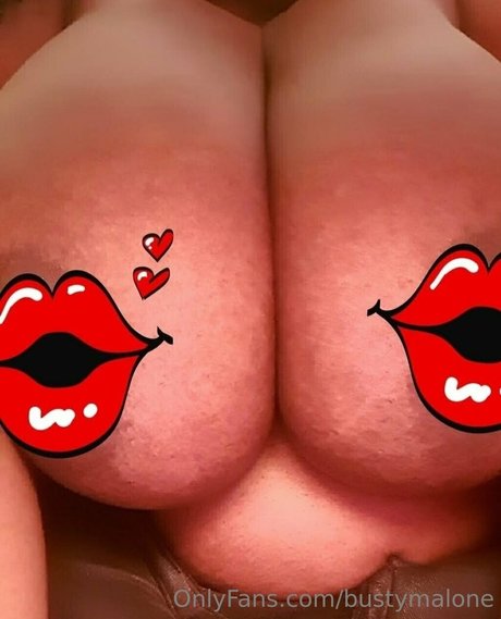 Nacktes geleaktes OnlyFans-Foto von Bustymalone