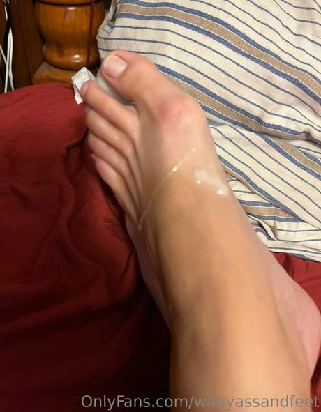 Wifeyassandfeet