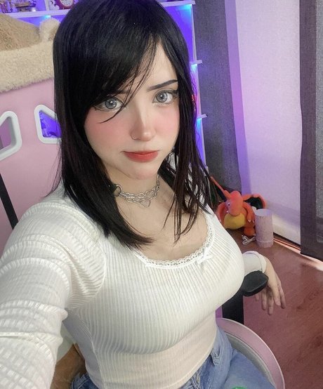 Nacktes geleaktes OnlyFans-Foto von Itsmidna