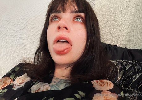 Nacktes geleaktes OnlyFans-Foto von Babyjas666