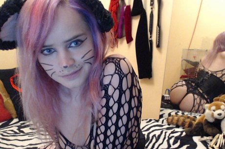 Nacktes geleaktes OnlyFans-Foto von Allythecat