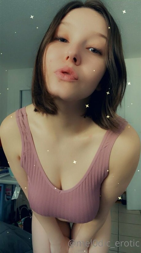 Nacktes geleaktes OnlyFans-Foto von Mel0dicerotic