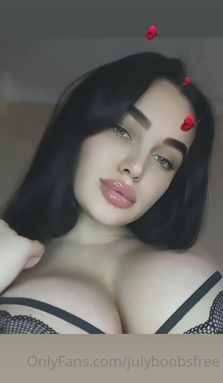 Nacktes geleaktes OnlyFans-Foto von Julyboobsfree