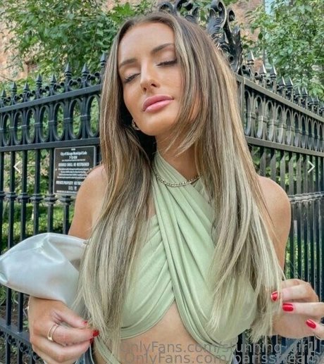 Stunning_gir1