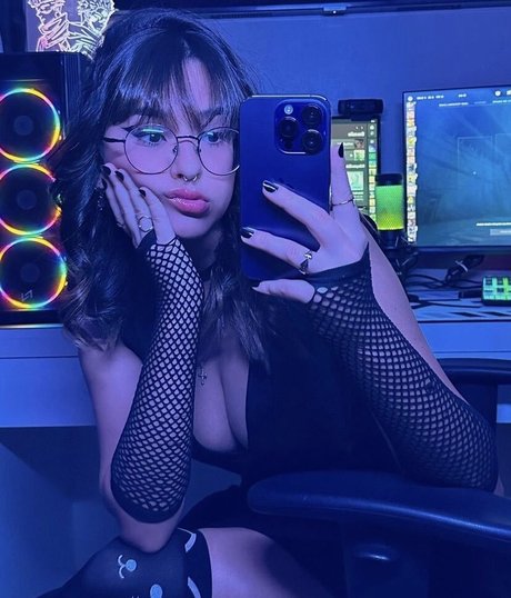 Nacktes geleaktes OnlyFans-Foto von Bibivitona