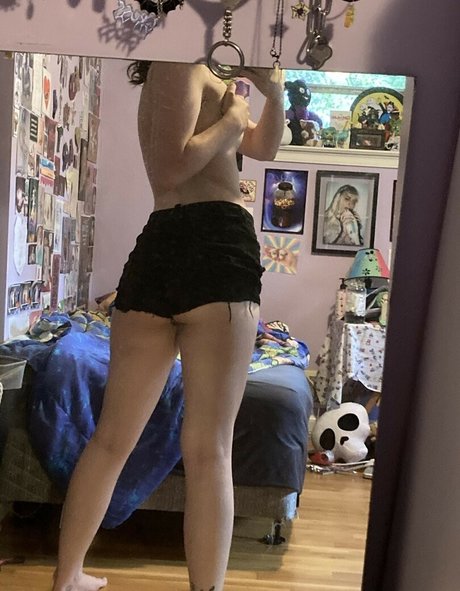 Nacktes geleaktes OnlyFans-Foto von Maskedmouththrowaway U