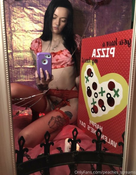 Nacktes geleaktes OnlyFans-Foto von Peacheyscreams