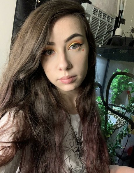 Nacktes geleaktes OnlyFans-Foto von Lexi Lynx