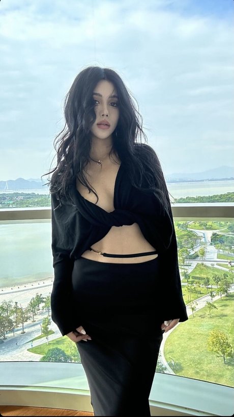 Nacktes geleaktes OnlyFans-Foto von June Gong