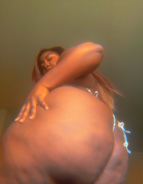 Phat_ass_phoebe