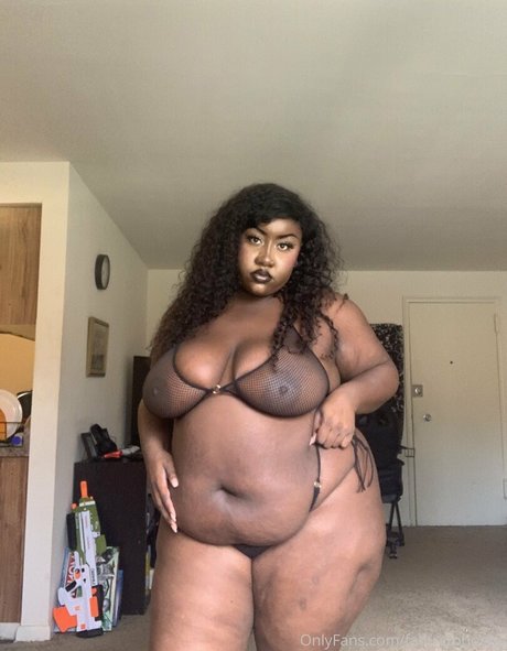 Nacktes geleaktes OnlyFans-Foto von Phatassphoebe