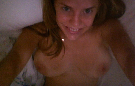 Nacktes geleaktes OnlyFans-Foto von Kelli Garner