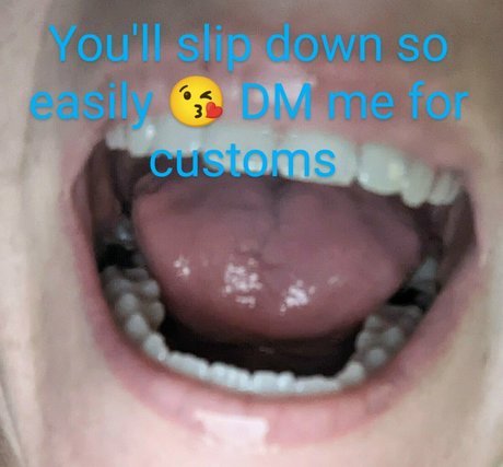 Anna_feet_crush_vore