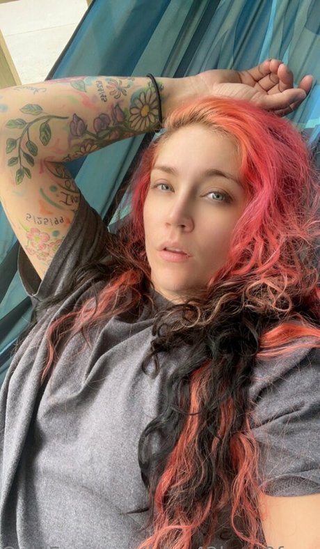 Nacktes geleaktes OnlyFans-Foto von Star42lena0free