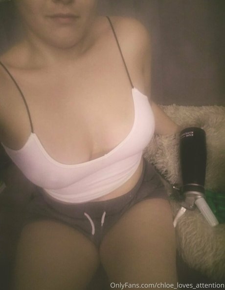 Chloelovesattention