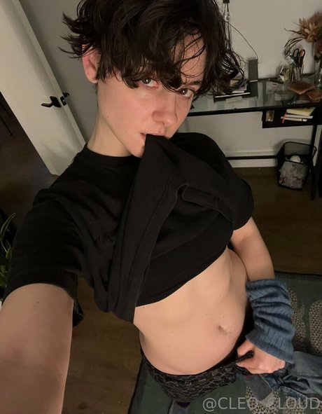 Nacktes geleaktes OnlyFans-Foto von Kingleocloud