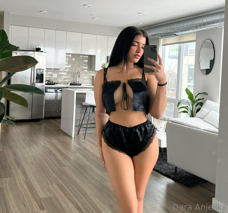 Nacktes geleaktes OnlyFans-Foto von Daraanjelika