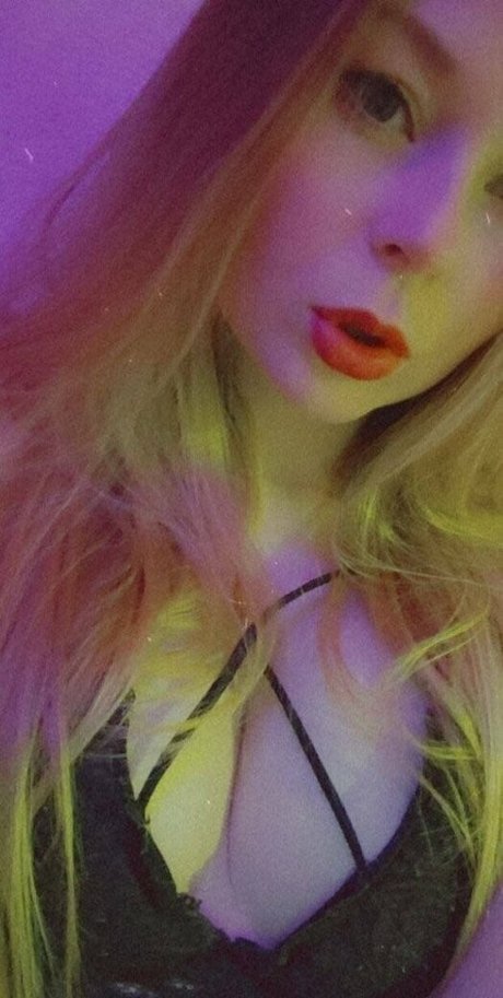 Nacktes geleaktes OnlyFans-Foto von Atendergirlvialeti