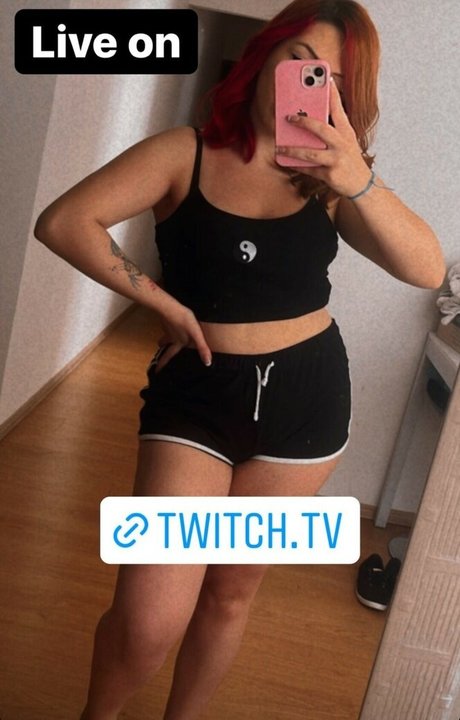 Nacktes geleaktes OnlyFans-Foto von Ammyzitta