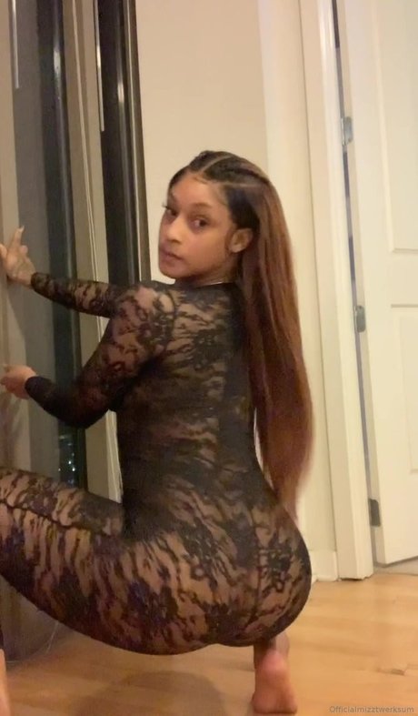 Nacktes geleaktes OnlyFans-Foto von Mizz Twerksum