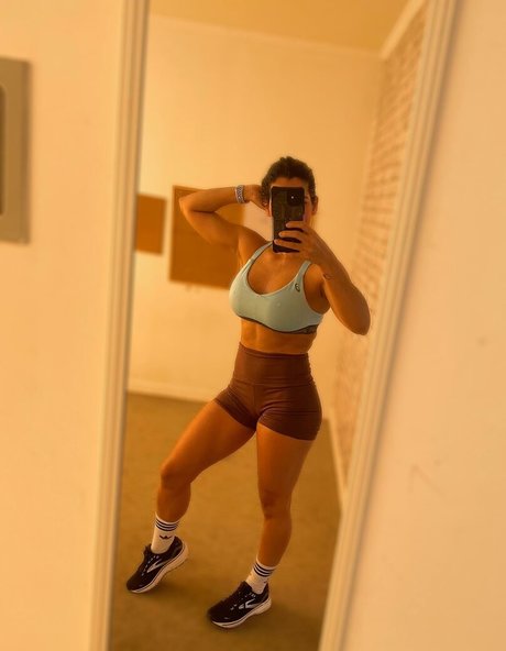 Nacktes geleaktes OnlyFans-Foto von Sara Miller