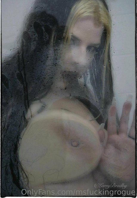 Nacktes geleaktes OnlyFans-Foto von Msfuckingrogue