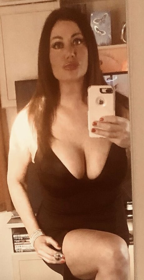 Nacktes geleaktes OnlyFans-Foto von Mslisaappleton