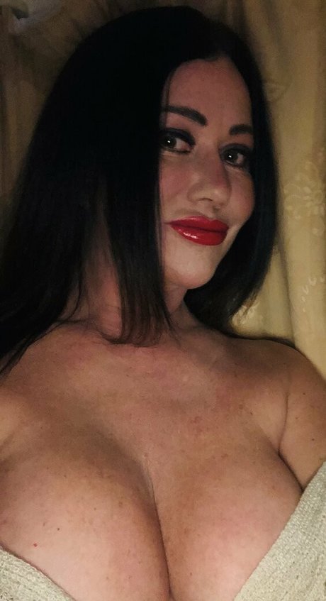 Nacktes geleaktes OnlyFans-Foto von Mslisaappleton