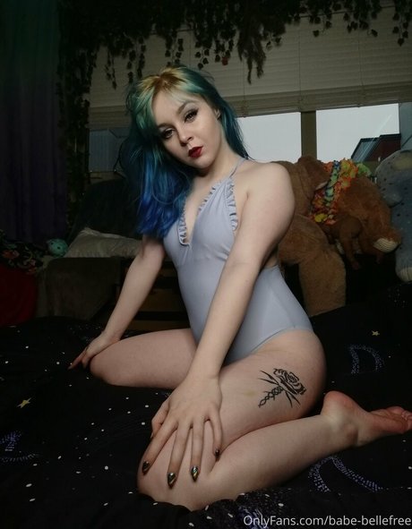 Nacktes geleaktes OnlyFans-Foto von Babebellefree