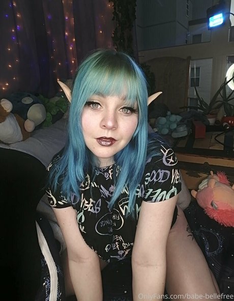 Nacktes geleaktes OnlyFans-Foto von Babebellefree