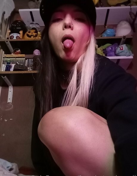 Nacktes geleaktes OnlyFans-Foto von Freekatsskawaii